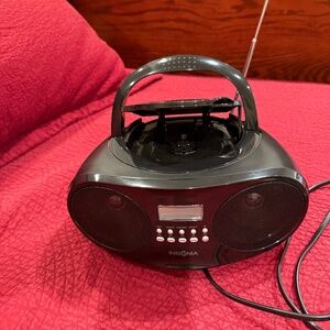 ASM/FM radio with cd player